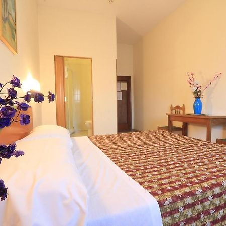 Hotel Ottaviani Firenze Szoba fotó